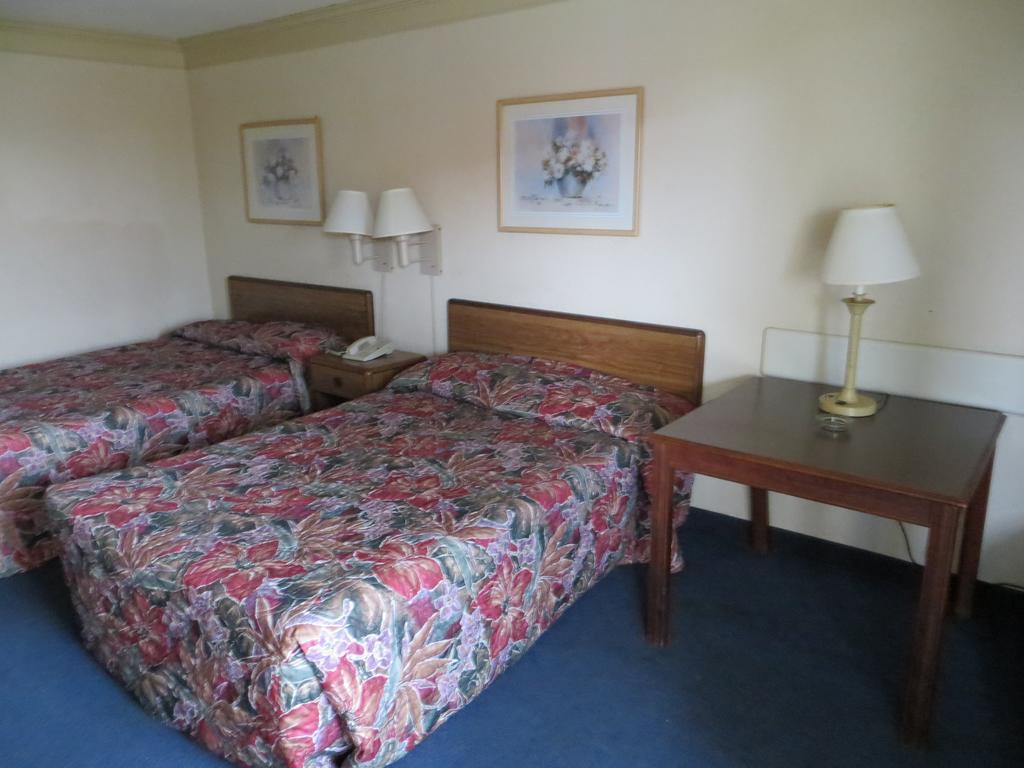 Budgetel Inn & Suites Macon Ruang foto